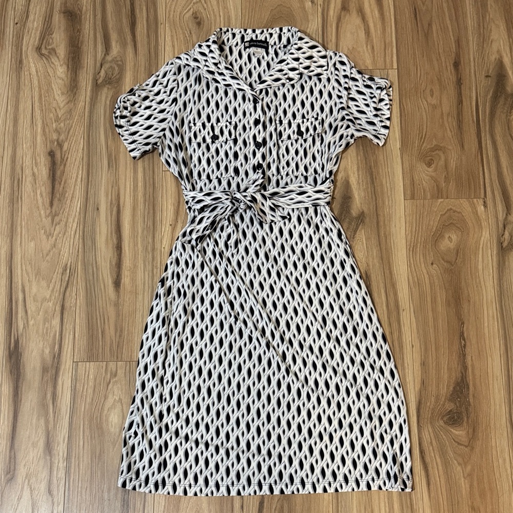 Valerie Bertinelli Black & White Patterned Stretch & Flowy Dress Tie Belt 4 - Picture 2 of 8
